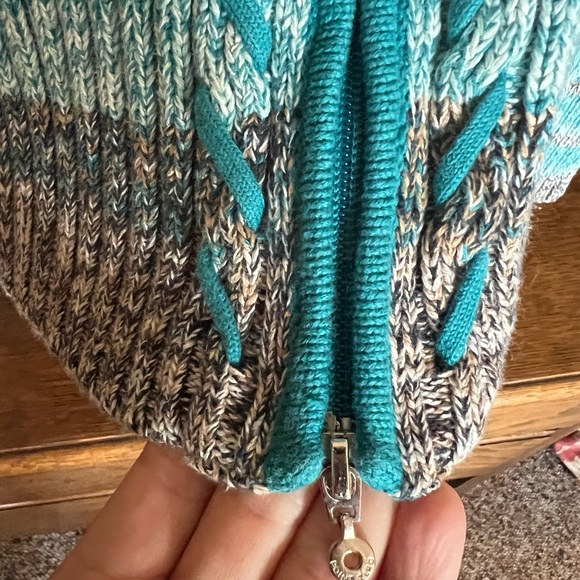 Point Zero Sweater - Picture 3 of 9